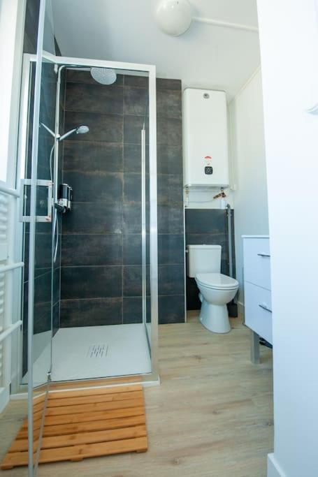 Appartement Proche Gare Routiere Fougères Exteriör bild